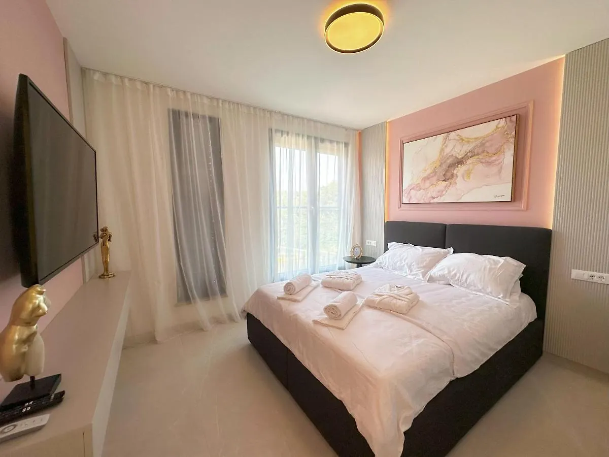 Penthouse Amethyst With Rooftop Pool Kožino