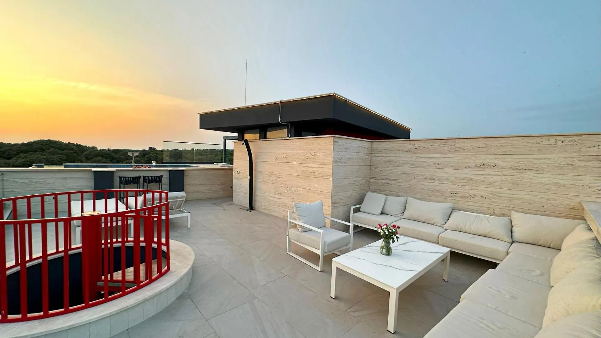 Penthouse Amethyst With Rooftop Pool Kožino